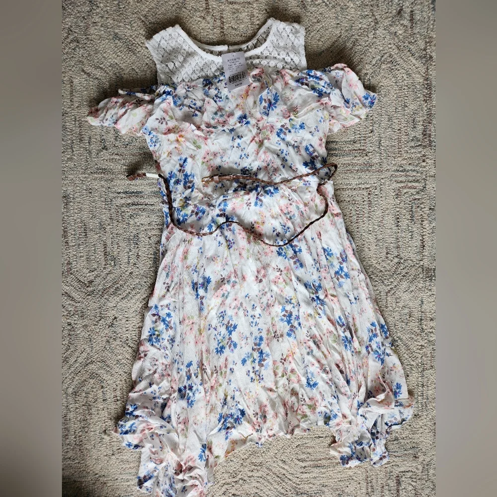 Girls dress - Picture 1 of 3